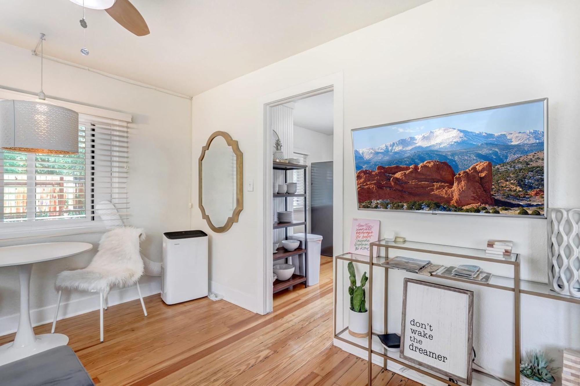 Vintage Tiny House Cute 1Bdrm Big Appeal Villa Colorado Springs Exterior foto